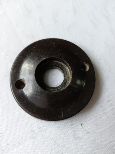 One single round bakelite - round,
