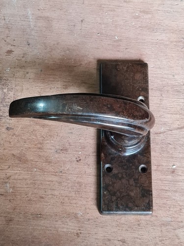 One single old bakelite lever - single,