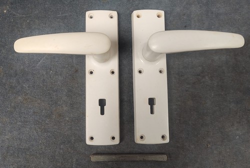 Pair reclaimed white - reclaimed,